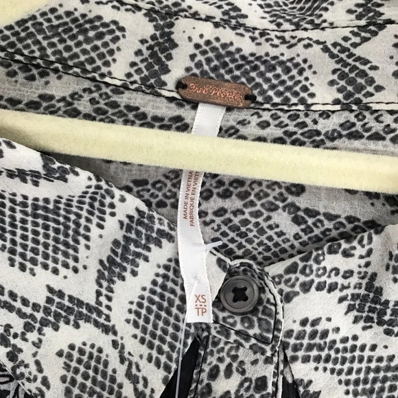 Free People Women’s Dani Button Down Sheer Top Blouse Black/White NWT Size XS - Picture 5 of 10